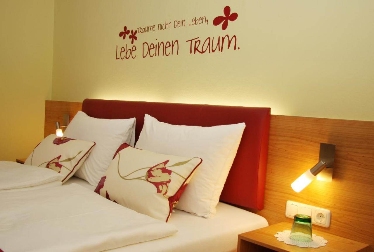 Kupfer-Dachl Hotel Katzelsdorf Kültér fotó